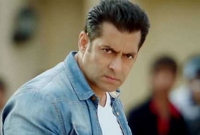 প্রেমিকারা ছেড়ে গেলেও ‘সে’ কিন্তু এখনও ছাড়েনি সালমানকে