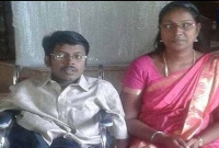 পঙ্গু ছেলেকে বাড়ির অমতে শিক্ষিকার বিয়ে, সঙ্গী পুলিশ পঙ্গু ছেলেকে বাড়ির অমতে শিক্ষিকার বিয়ে, সঙ্গী পুলিশ