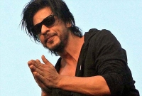 ১০১ কোটি টাকা দাবী করে শাহরুখের বিরুদ্ধে মামলা