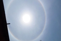 সূর্যের চারপাশে আশ্চর্য রামধনু! সবার চোখ আকাশে, আপনিও কি দেখেছেন?