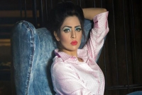 স্বামীসহ পলাতক মডেল ডা. জাকিয়া মুন