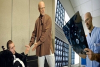 বিশ্বকে চমকে দিয়ে মানুষের মাথা অন্য শরীরে প্রতিস্থাপন করবেন এক ডাক্তার!