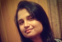 আচমকা ৫ তলা থেকে লাফিয়ে পড়লেন এক নারী সাংবাদিক আচমকা ৫ তলা থেকে লাফিয়ে পড়লেন এক নারী সাংবাদিক