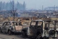 আরো ভয়ঙ্কর হয়ে উঠছে ক্যানাডার দাবানল,  শহরের সীমানা ছাড়িয়ে ধেয়ে যাচ্ছে আগুন