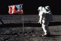 চাঁদে নেমে ‘প্রস্রাব’ করে ফেলেছিলেন এক নভোচারী, কে জানেন?