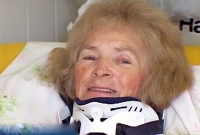 অলৌকিক কাণ্ড! পড়ে গিয়ে ২০ বছর পর দৃষ্টি ফিরে পেলেন বৃদ্ধা