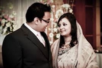 আপনি কি বউয়ের কথায় ওঠেন-বসেন?