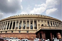 সংসদ ভবনের সামনে গলায় ফাঁস লাগালো যুবক