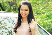 যে কারণে বাড়ি ছাড়লেন শ্রদ্ধা কাপুর!