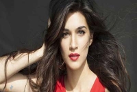  আহত নায়িকা কৃতি শ্যানন