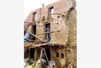 ঝড়ে উড়ে গেছে চারশো বাড়ির চাল