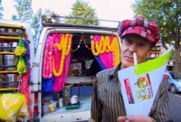 লন্ডনের রাস্তায় মুখরোচক ঝালমুড়ি