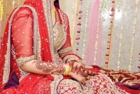  বিমানবন্দরের টয়লেট থেকে নববধূ উধাও