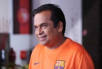 দেখুন তো চিনতে পারছেন কিনা? ইনি বিশ্বরেকর্ড গড়া দক্ষিণে অভিনেতা