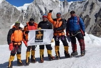 এভারেস্ট জয় করলেন গর্বিত ১১ বাঙালি