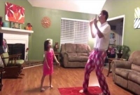  বাপ-বেটির আলোড়ন সৃষ্টি করা নাচ  