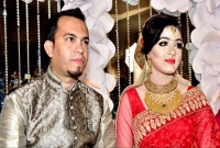 স্বামীকে পরিচয় করে দিয়ে সাংবাদিকদের যেসব কথা বললেন মাহি