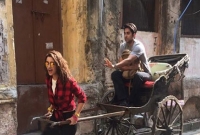 কলকাতার রাস্তায় হাতে টানা রিকশা চালাচ্ছেন পরি!