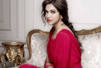 সিনেমায় নয় বাস্তবে, প্যারিসে প্রেম করতে গিয়ে ধরা খেলেন দীপিকা!