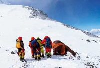 পর্বত অভিযান জয় নয়, আত্মসমর্পণ