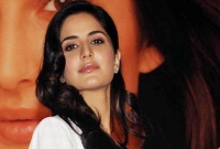 কঠোর গোপনীয়তায় হাসপাতালে চিকিৎসা নিলেন ক্যাটরিনা, কি অসুখ তার?