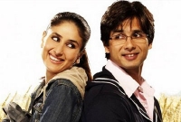 সাবেক প্রেমিক শহিদকে নিয়ে কারিনার মন্তব্যে বলিউডজুড়ে হৈ চৈ