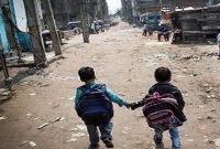 স্কুলে যেতে নিষেধ করায় বাবা-মাকে থানায় নিয়ে গেল দুই ভাই