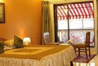 আজব হোটেল, যেখানে মধ্যরাতে তরুণীর গা থেকে ভূতে টেনে নেয় চাদর!