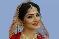 কাজটা গোপনেই সারলেন শ্রাবন্তী