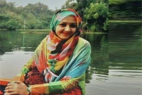 এসপির স্ত্রীকে মোটরসাইকেলে ধাক্কা দিয়েই শুরু করে দুর্বৃত্তরা