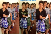 মেয়েরা লুঙ্গি পরে কলেজে, কারণ এখানে জিনস পরা নিষিদ্ধ