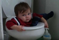 কমোডে আটকে পড়া শিশু উদ্ধারে খরচ পাঁচ কোটি!