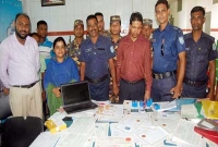 ইনিই ডাক্তার আবার নার্স-আয়া, মাথা নষ্ট হওয়া অবস্থা!