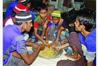 জানেন, এতিম শিশুদের ইফতার কেমন হয়?