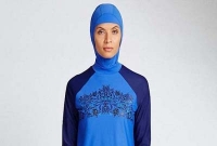 মুসলিম নারীদের ওপর আঘাত,  এই পোশাক পরতে পারবে না নারীরা!