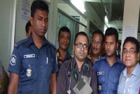 এসএসসি পাস করে মেডিসিনে বিশেষজ্ঞ ডাক্তার!