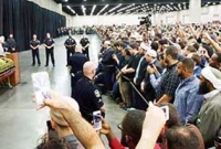 মোহাম্মদ আলীর জানাযায় ইহুদী ধর্মগুরু, নিন্দায় মুসলিম বিদ্বেষীরা