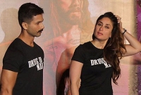 অবশেষে সাবেক প্রেমিক শহিদ সম্পর্কে মুখ খুললেন কারিনা