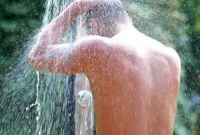 গোসলের সময় কানে পানি ঢুকলে কী করবেন?