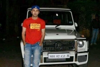 লন্ডনে জমিয়ে বাজার করেছ রণবীর, সঙ্গে কে?