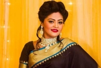 মডেল কন্যার ‘আত্মহত্যা’র নেপথ্যে প্রলোভন