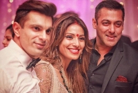 সালমান খানের ১০ কোটি রুপির উপহার নিয়ে ঝামেলায় আছেন বিপাশা