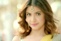 ‘হিংসুটে’ স্বভাবের প্রমাণ দিলেন আনুশকা!