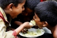 ‘ভাই দুইটা পায়ে ধরি মাইরেন না, আমি রোজা রাখছি’ ‘ভাই দুইটা পায়ে ধরি মাইরেন না, আমি রোজা রাখছি’