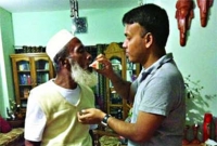 এ কেমন বাবা