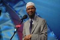 আলহামদুলিল্লাহ, জাকির নায়েকের কাছে প্রশ্ন করে উত্তর পেয়ে ইসলাম গ্রহণ করলেন ৮ ব্যক্তি