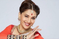 গোমর ফাঁস করে দিলেন মাধুরী দিক্ষীত