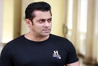 যেসব কারণে, যে তারকাদের বাতিলের খাতায় সালমান খান