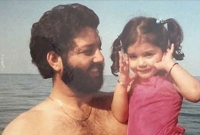 ছবির বাচ্চা এই মেয়েটির পরিচয় জানেন? জানলে অবাক হবেন আপনিও