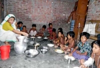  এতিমদের আশ্রয় দিতে গিয়ে নিজেই এখন আশ্রয়হীন